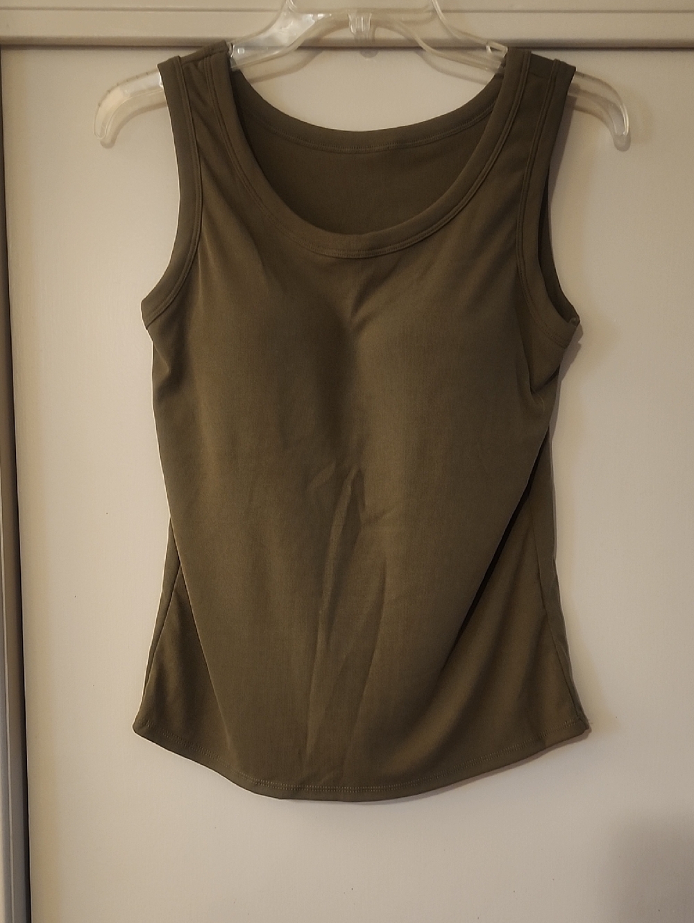 3 Women’s Tank Tops With built in support